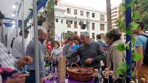 Fiesta de la Vendimia de Ñuñoa 2017 1 Los días 21, 22 y 23 de abril se realizará en la tradicional Plaza de Ñuñoa la Fiesta de la Vendimia 2017.