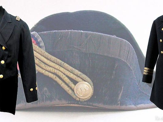 frac, chaqueton y bicornio de arturo prat www.identidadyfuturo.cl