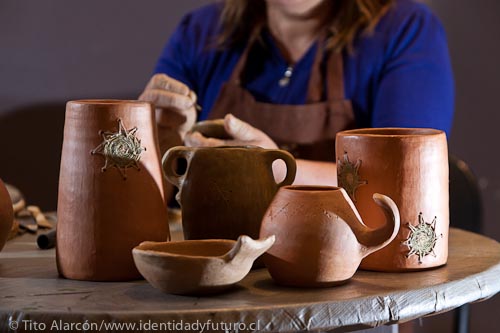 georgina correa artesana en grada blanca inca mapuche de vichuquen http://identidadyfuturo.cl