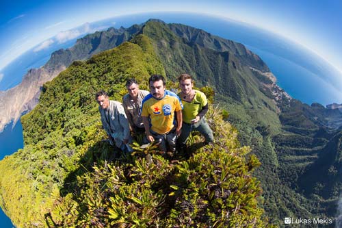 expedicion a cerro el yunque robinson crusoe foto de Lukas Mekis identidadyfuturo.cl