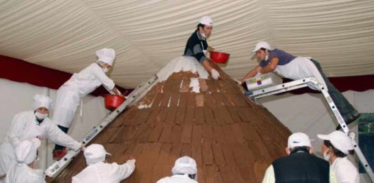 fiesta del chocolate pucon 2018. volcan de chocolate