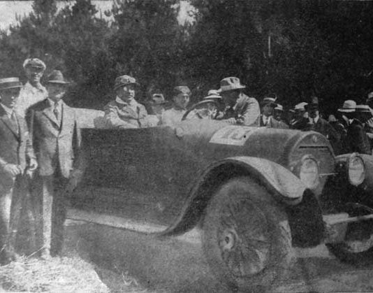 1919--La-Carrera-Automovilistica-TRAIGUEN-–-VICTORIA-–-MARIA-ESTER-1