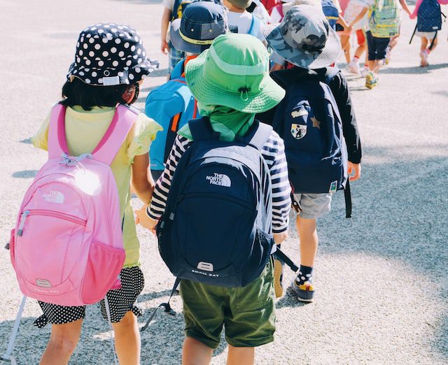 Objetos esenciales para comenzar el colegio