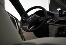 Mazda lanza su primer auto híbrido con el CX-90 este 2023