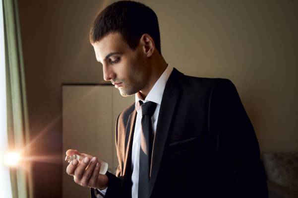 Versace Eros: un viaje olfativo de elegancia y seducción