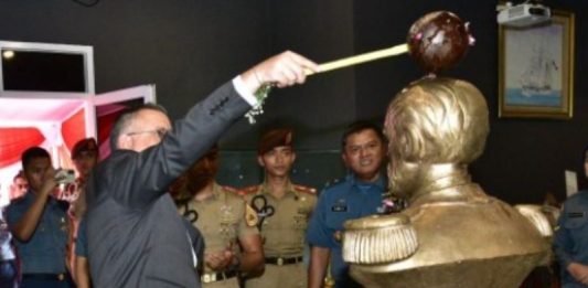 Busto de Arturo pratt fue inaugurado en Indonesia