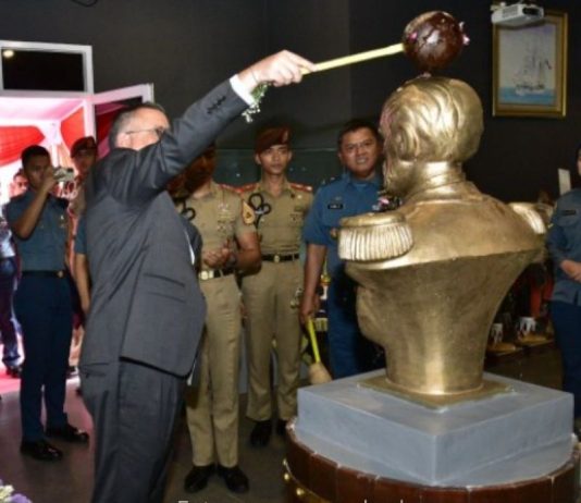 Busto de Arturo Prat fue inaugurado en Indonesia Busto de Arturo pratt fue inaugurado en Indonesia